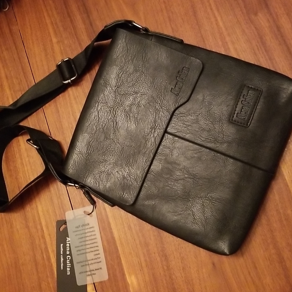 Alena Culian leather collection travel bag!! NWT